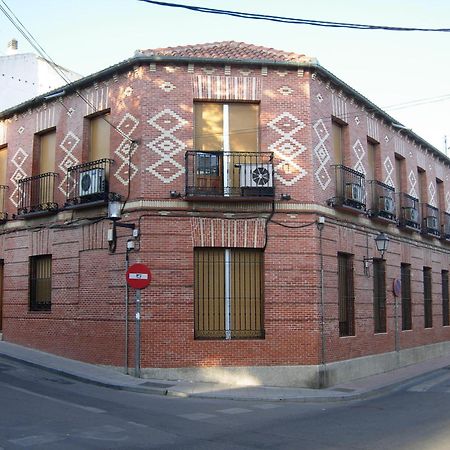 Hostal Cervantes Valdemoro Bagian luar foto