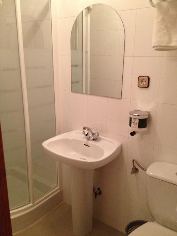 Hostal Cervantes Valdemoro Ruang foto