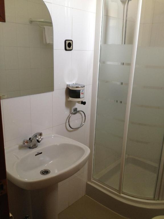 Hostal Cervantes Valdemoro Ruang foto